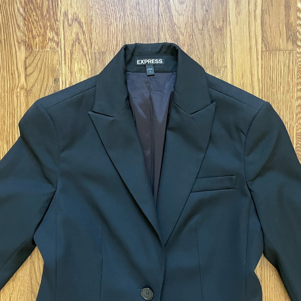Express Women's Black Single-Button Blazer - Picture 2 of 8